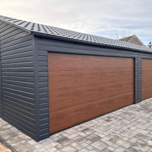 Garaż 10m x 6m, grafit, bramy segmentowe, blachodachówka, grafit + drewnopodobne